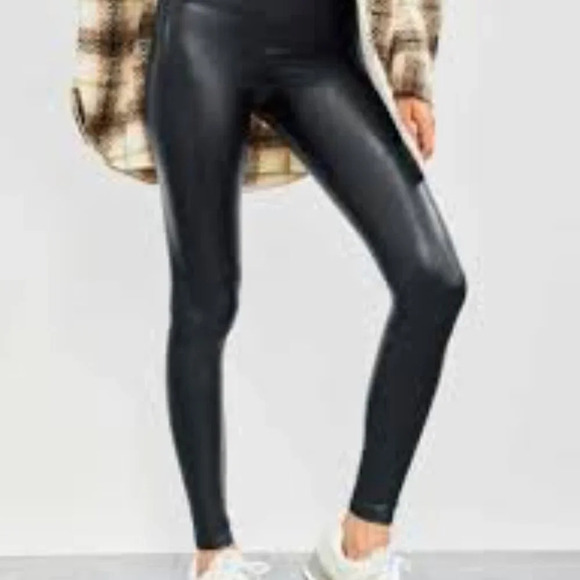 aritzia Wilfred Free Daria Ankle Pant Shiny high-rise leggings XS - Picture 5 of 12
